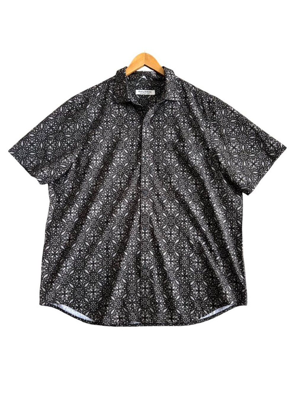 Tommy Bahama Men's Sz XL IslandZone  Coast Mosaic patterned Short Sleeve Shirt
